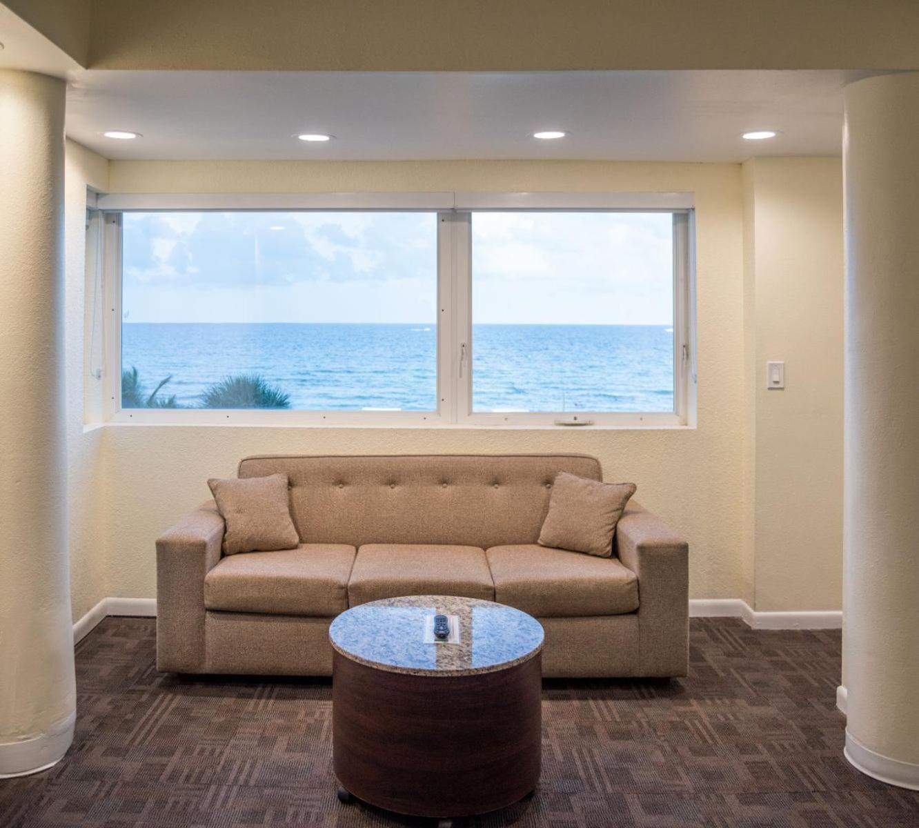 Crystal Beach Suites Miami Oceanfront Hotel Miami Beach Szoba fotó