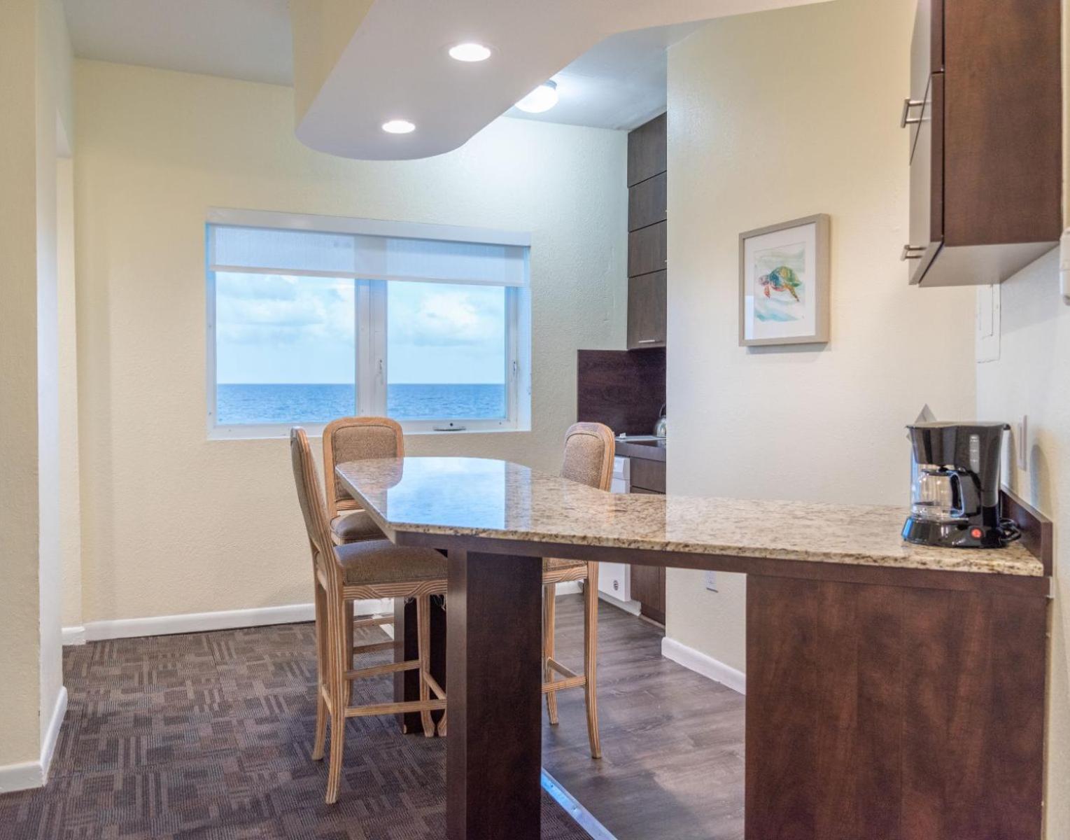 Crystal Beach Suites Miami Oceanfront Hotel Miami Beach Szoba fotó